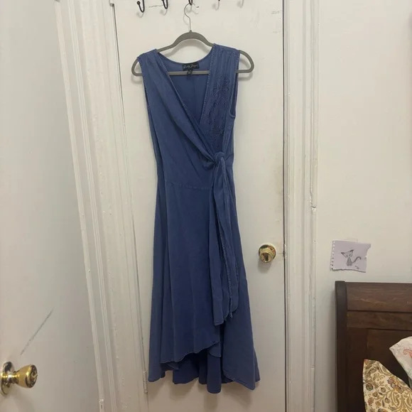 Gretty Zueger Embroidered Wrap Dress - Picture 12 of 14